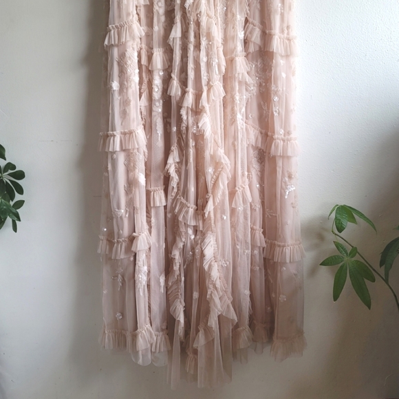 Sequined Scallop Ruffle Tiered V Neck Gown, Blush, Size‎ 16 - Picture 9 of 16